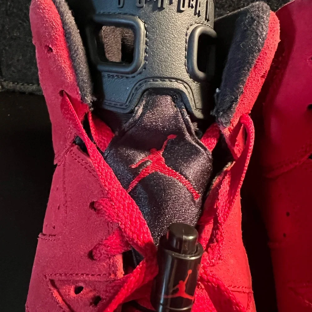 Nike‎ Air Jordan 6 Retro Toro Bravo Boys Size 7Y Red Basketball Shoes Sneakers